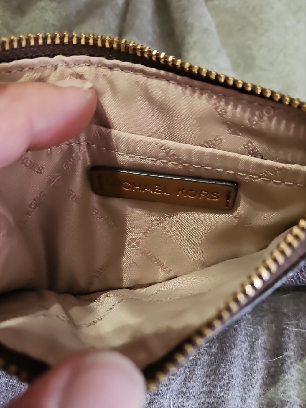 Michael Kors Black/Brown MK Logo Zip Card Case with Keyring - Picture 3 of 5